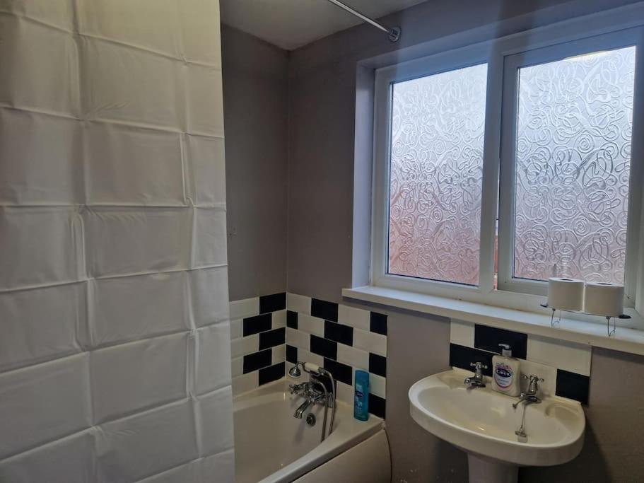 Primos Place - 2 Bedroom In Ashington Ashington  Bagian luar foto